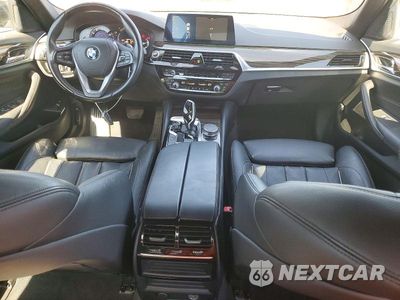 Zdjęcie 8 z 12 samochodu: 2019 BMW 530E VIN:WBAJA9C50KB393077 - miniatura