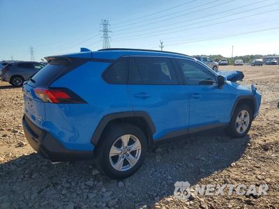 Trzecie zdjęcie samochodu z tyłu: 2021 TOYOTA RAV4 XLE VIN:2T3P1RFV8MW214433 - miniatura