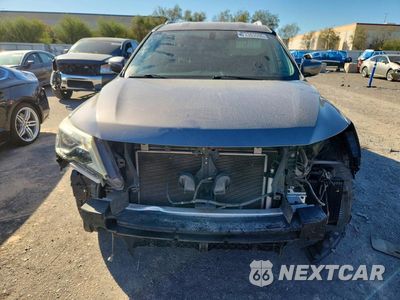 Piąte zdjęcie samochodu w środku: 2017 NISSAN PATHFINDER SV VIN:5N1DR2MN4HC679673 - miniatura