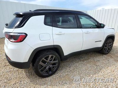 Trzecie zdjęcie samochodu z tyłu: 2026 JEEP COMPASS LIMITED VIN:3C4NJDCN0TT187832 - miniatura