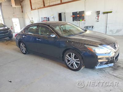 Czwarte zdjęcie samochodu z boku: 2017 NISSAN ALTIMA 3.5 SL VIN:1N4BL3AP8HC202453 - miniatura