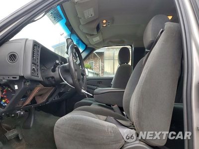 Zdjęcie 7 z 12 samochodu: 2004 CHEVROLET SILVERADO K1500 VIN:2GCEK19T841374563 - miniatura