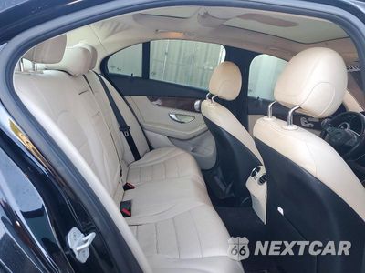 Zdjęcie 10 z 12 samochodu: 2015 MERCEDES-BENZ C 300 4MATIC VIN:55SWF4KBXFU041341 - miniatura