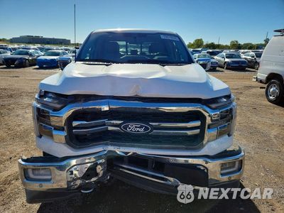 Piąte zdjęcie samochodu w środku: 2024 FORD F150 LARIAT VIN:1FTFW5L58RFA64990 - miniatura