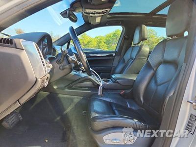 Zdjęcie 7 z 13 samochodu: 2018 PORSCHE CAYENNE VIN:WP1AA2A25JKA06295 - miniatura