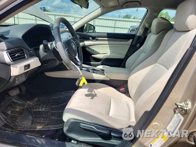 Zdjęcie 7 z 12 samochodu: 2018 HONDA ACCORD LX VIN:1HGCV1F18JA093027 - miniatura