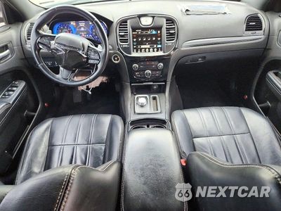 Zdjęcie 8 z 12 samochodu: 2015 CHRYSLER 300 S VIN:2C3CCAGG3FH756895 - miniatura