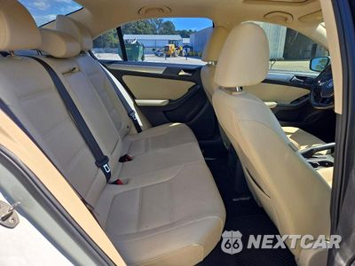 Zdjęcie 10 z 12 samochodu: 2018 VOLKSWAGEN JETTA SE VIN:3VWDB7AJXJM229096 - miniatura