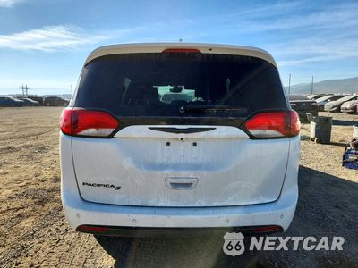 Zdjęcie 6 z 13 samochodu: 2020 CHRYSLER PACIFICA TOURING VIN:2C4RC1FG9LR146495 - miniatura