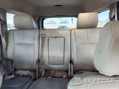 Zdjęcie 10 z 13 samochodu: 2006 JEEP COMMANDER LIMITED VIN:1J8HH58246C220286 - miniatura
