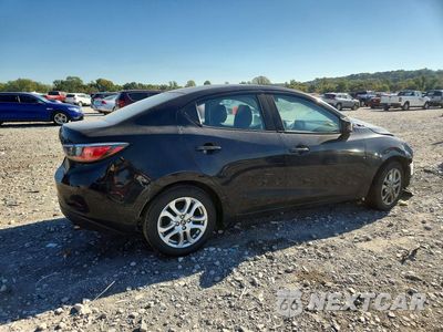 Trzecie zdjęcie samochodu z tyłu: 2017 TOYOTA YARIS IA BASE VIN:3MYDLBYV6HY182035 - miniatura