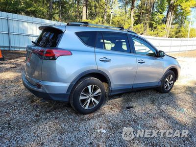 Trzecie zdjęcie samochodu z tyłu: 2018 TOYOTA RAV4 XLE VIN:JTMRFREV6JJ228286 - miniatura