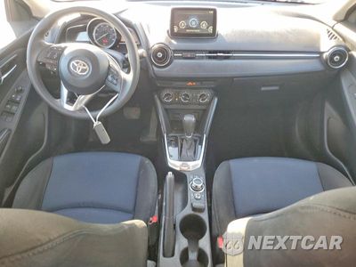 Zdjęcie 8 z 13 samochodu: 2018 TOYOTA YARIS IA BASE VIN:3MYDLBYV1JY314396 - miniatura