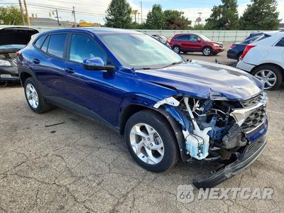 Czwarte zdjęcie samochodu z boku: 2024 CHEVROLET TRAX LS VIN:KL77LFE20RC220783 - miniatura