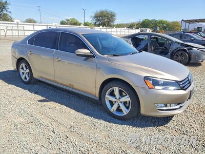 Czwarte zdjęcie samochodu z boku: 2015 VOLKSWAGEN PASSAT S VIN:1VWAT7A34FC116982 - miniatura