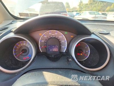 Zdjęcie 9 z 12 samochodu: 2013 HONDA FIT VIN:JHMGE8H35DC080413 - miniatura