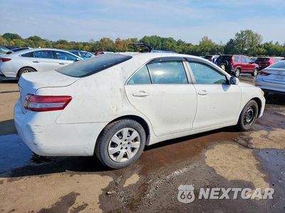 Trzecie zdjęcie samochodu z tyłu: 2010 TOYOTA CAMRY LE VIN:4T1BF3EK3AU532383 - miniatura