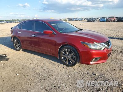 Czwarte zdjęcie samochodu z boku: 2018 NISSAN ALTIMA 2.5 SR VIN:1N4AL3AP0JC185925 - miniatura