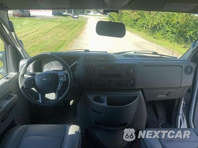 Zdjęcie 9 z 12 samochodu: 2022 FORD ECONOLINE E350 SUPER DUTY CUTAWAY VAN VIN:1FDWE3FK2NDC29877 - miniatura