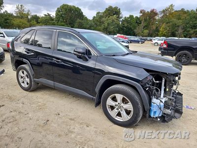 Czwarte zdjęcie samochodu z boku: 2019 TOYOTA RAV4 XLE VIN:JTMP1RFV0KD016343 - miniatura