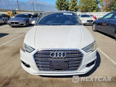 Piąte zdjęcie samochodu w środku: 2017 AUDI A3 PREMIUM VIN:WAUAUGFF5H1038534 - miniatura