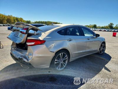 Trzecie zdjęcie samochodu z tyłu: 2019 FORD FUSION TITANIUM VIN:3FA6P0D96KR213171 - miniatura