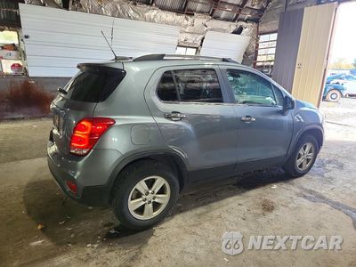 Trzecie zdjęcie samochodu z tyłu: 2019 CHEVROLET TRAX 1LT VIN:KL7CJPSB3KB900929 - miniatura