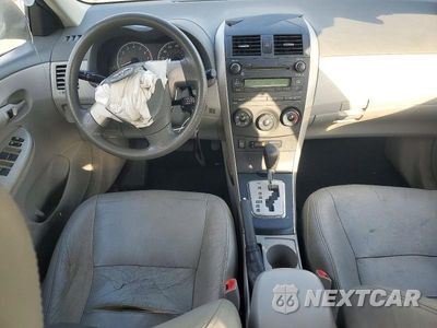 Zdjęcie 8 z 12 samochodu: 2010 TOYOTA COROLLA LE VIN:2T1BU4EE5AC502048 - miniatura