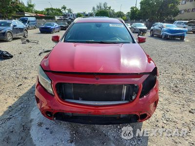 Piąte zdjęcie samochodu w środku: 2016 MERCEDES-BENZ GLA 250 VIN:WDCTG4EB5GJ208139 - miniatura