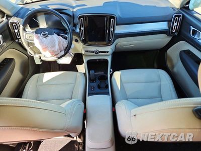 Zdjęcie 8 z 13 samochodu: 2021 VOLVO XC40 T5 MOMENTUM VIN:YV4162UK0M2455383 - miniatura