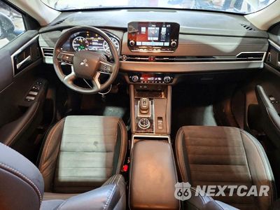 Zdjęcie 8 z 14 samochodu: 2023 MITSUBISHI OUTLANDER SE VIN:JA4J4UA84PZ035810 - miniatura