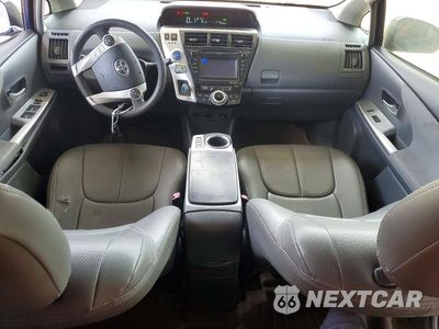 Zdjęcie 8 z 12 samochodu: 2013 TOYOTA PRIUS V THREE VIN:JTDZN3EU0D3257508 - miniatura