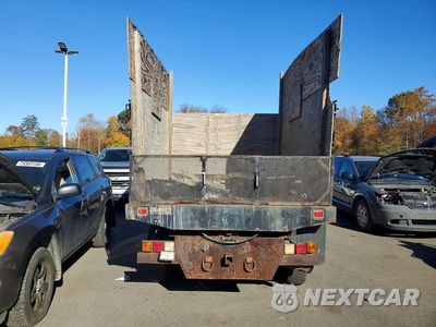 Zdjęcie 6 z 13 samochodu: 2006 CHEVROLET SILVERADO C3500 VIN:1GBHC34U46E266971 - miniatura