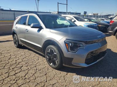 Czwarte zdjęcie samochodu z boku: 2023 KIA NIRO WIND VIN:KNDCR3L18P5071467 - miniatura