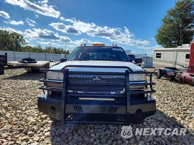 Piąte zdjęcie samochodu w środku: 2004 GMC NEW SIERRA K3500 VIN:1GTJK33214F248175 - miniatura
