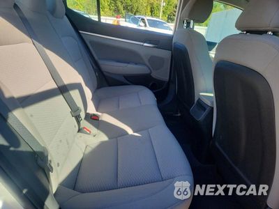 Zdjęcie 10 z 12 samochodu: 2019 HYUNDAI ELANTRA VALUE EDITION VIN:5NPD84LF7KH445407 - miniatura