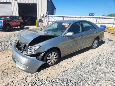 2005 TOYOTA CAMRY LE 4T1BE32KX5U602734 - główne zdjęcie licytacji z USA - miniatura