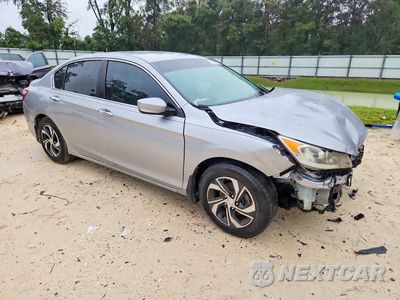Czwarte zdjęcie samochodu z boku: 2017 HONDA ACCORD LX VIN:1HGCR2F39HA209633 - miniatura
