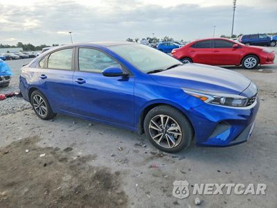Czwarte zdjęcie samochodu z boku: 2024 KIA FORTE LXS VIN:3KPF24AD9RE775883 - miniatura