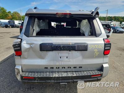 Zdjęcie 6 z 14 samochodu: 2025 TOYOTA 4RUNNER SR5 VIN:JTEVA5BR4S5039414 - miniatura