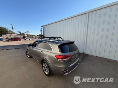 Trzecie zdjęcie samochodu z tyłu: 2016 KIA SORENTO SX V6 VIN:5XYPKDA56GG008246 - miniatura