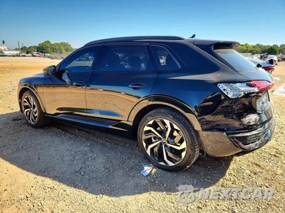 Drugie zdjęcie samochodu z przodu: 2024 AUDI Q8 E-TRON PREMIUM PLUS VIN:WA15AAGE1RB058270 - miniatura