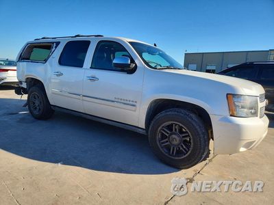 Czwarte zdjęcie samochodu z boku: 2013 CHEVROLET SUBURBAN K1500 LTZ VIN:1GNSKKE79DR100739 - miniatura