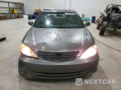 Piąte zdjęcie samochodu w środku: 2002 TOYOTA CAMRY LE V6 VIN:4T1BF32K32U536388 - miniatura