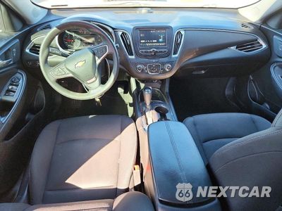 Zdjęcie 8 z 12 samochodu: 2018 CHEVROLET MALIBU LT VIN:1G1ZD5STXJF151774 - miniatura