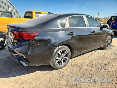 Trzecie zdjęcie samochodu z tyłu: 2024 KIA FORTE LXS VIN:3KPF24AD0RE764271 - miniatura