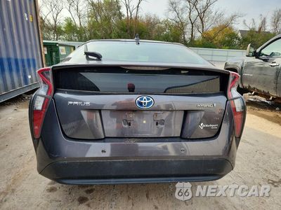 Zdjęcie 6 z 12 samochodu: 2017 TOYOTA PRIUS FOUR VIN:JTDKARFU7H3542551 - miniatura