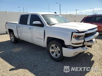 Czwarte zdjęcie samochodu z boku: 2017 CHEVROLET SILVERADO LT VIN:3GCUKREC4HG213107 - miniatura