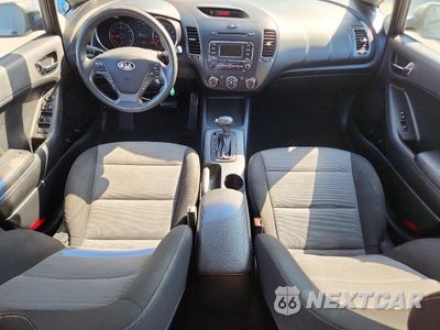 Zdjęcie 8 z 13 samochodu: 2016 KIA FORTE LX VIN:KNAFK5A88G5584812 - miniatura