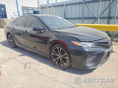Czwarte zdjęcie samochodu z boku: 2020 TOYOTA CAMRY SE VIN:4T1G11AK7LU329644 - miniatura